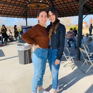 Meet your Posher, Anahide